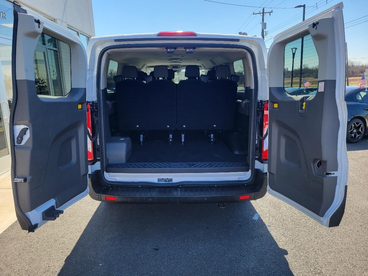 Ford Transit Passenger Wagon T-350 148" Low Roof XLT RWD 2024