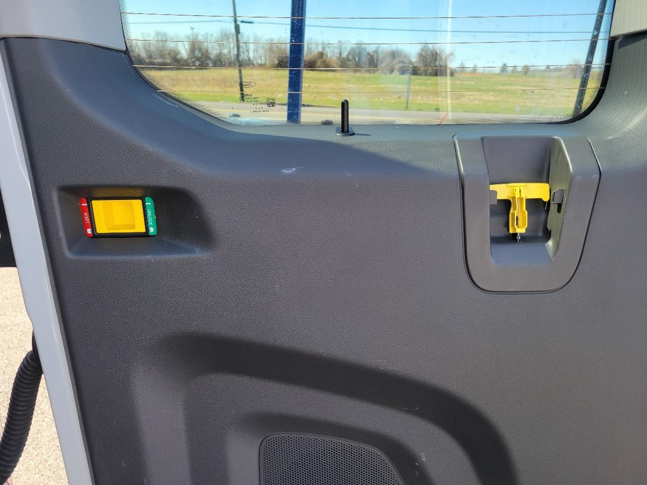 Ford Transit Passenger Wagon T-350 148" Low Roof XLT RWD 2024