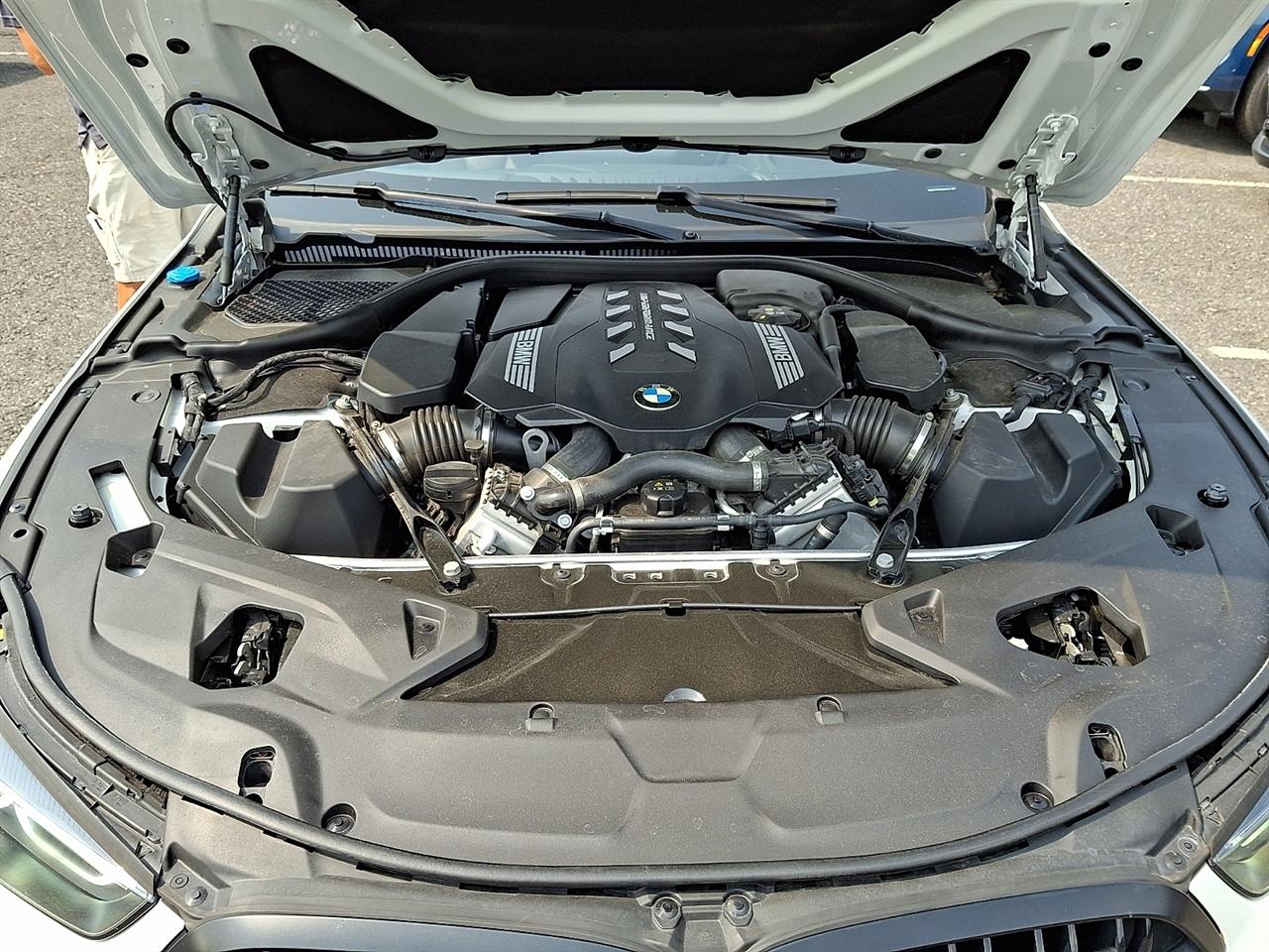 BMW 8 Series M850i xDrive Coupe 2023