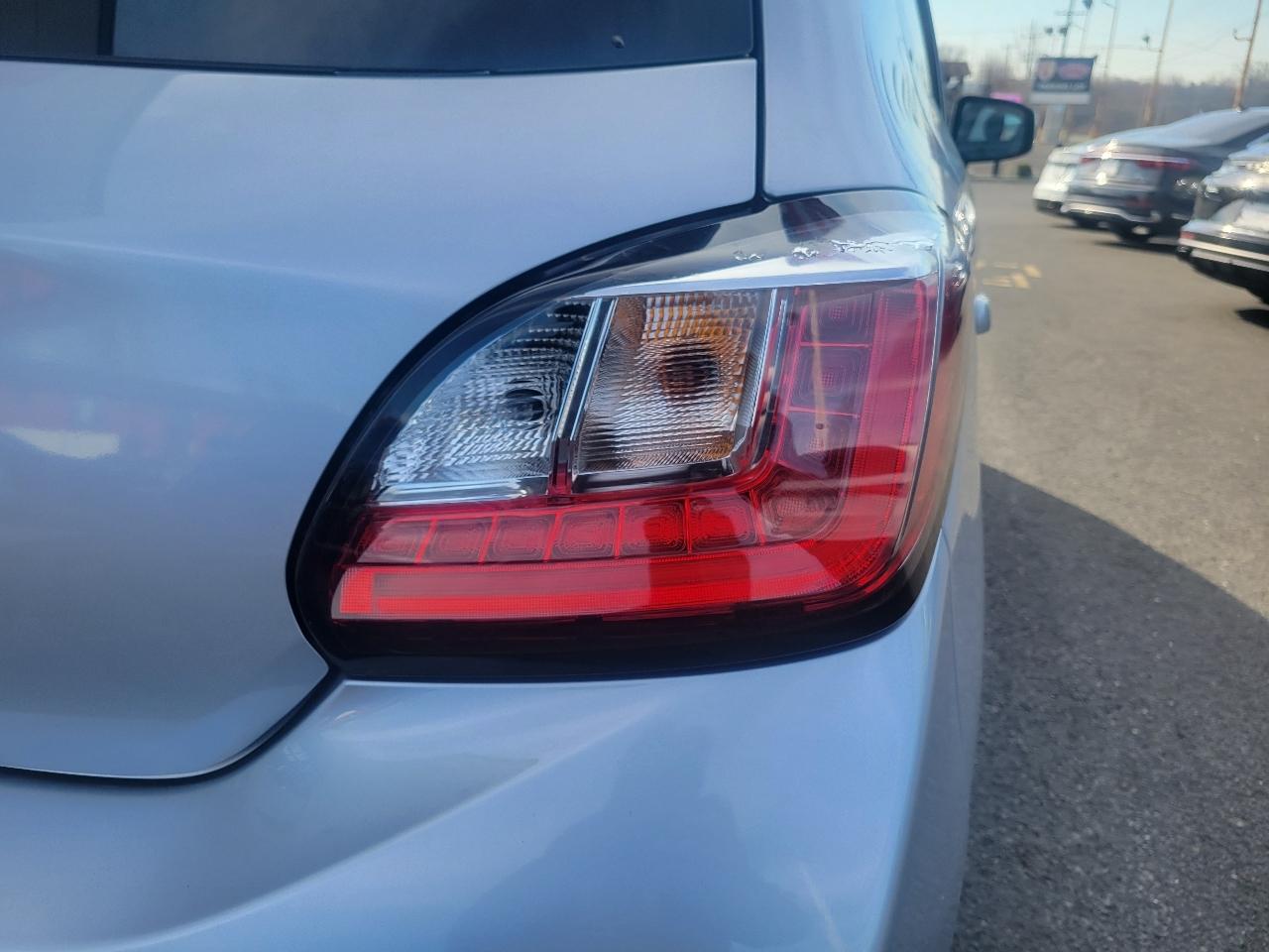 Mitsubishi Mirage ES CVT 2022