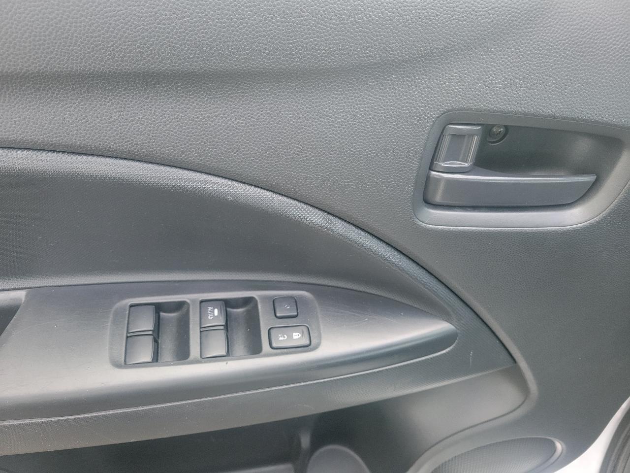 Mitsubishi Mirage ES CVT 2022