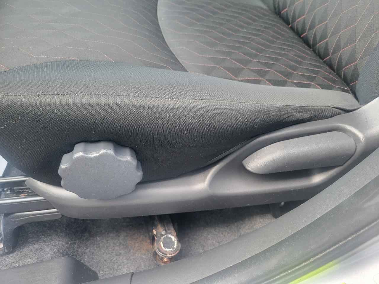 Mitsubishi Mirage ES CVT 2022