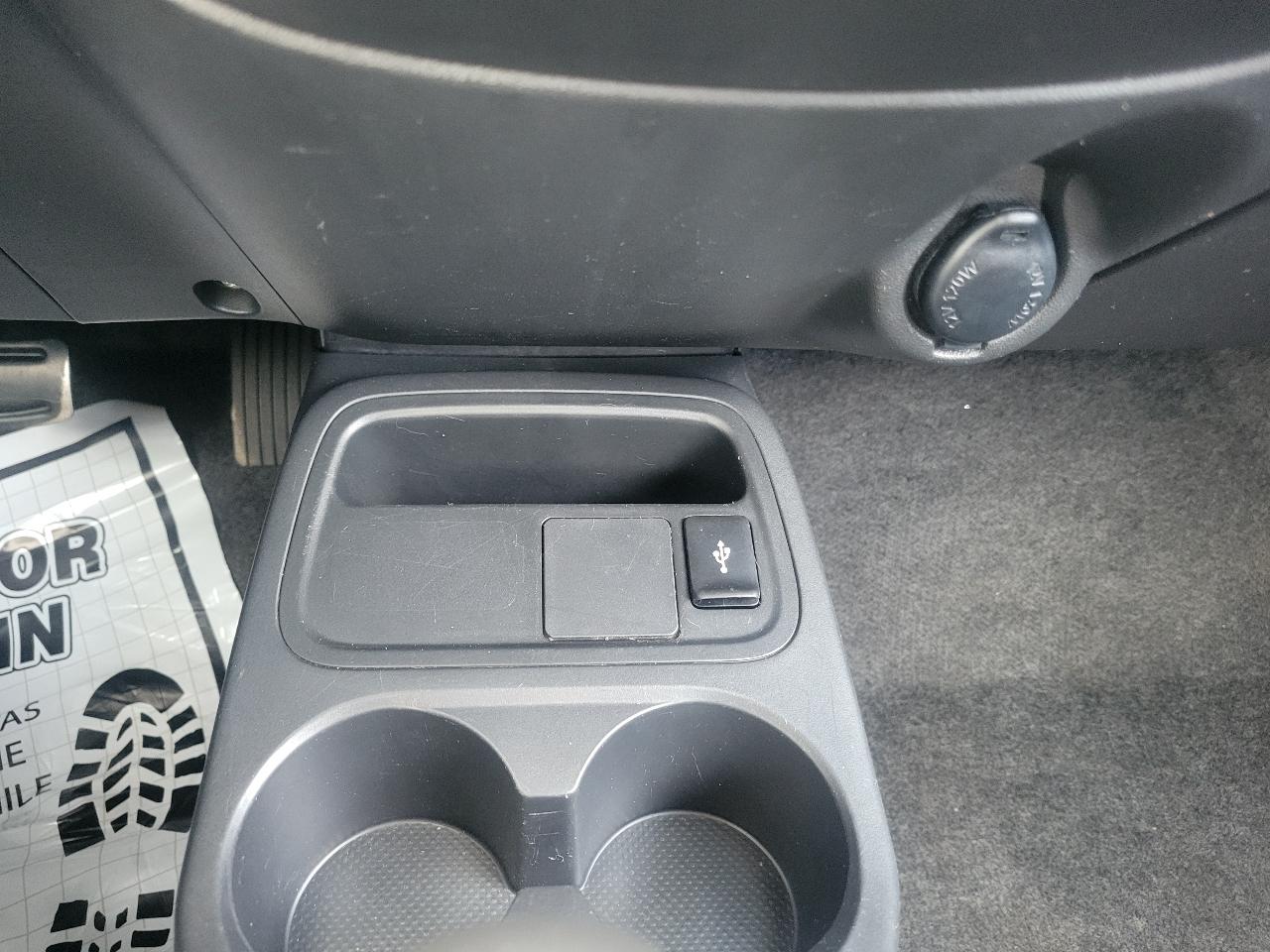 Mitsubishi Mirage ES CVT 2022