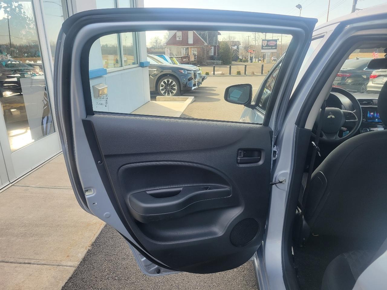 Mitsubishi Mirage ES CVT 2022