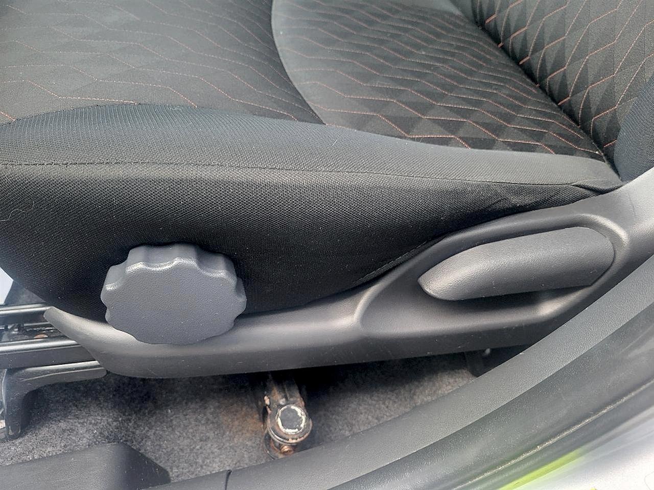 Mitsubishi Mirage ES CVT 2022