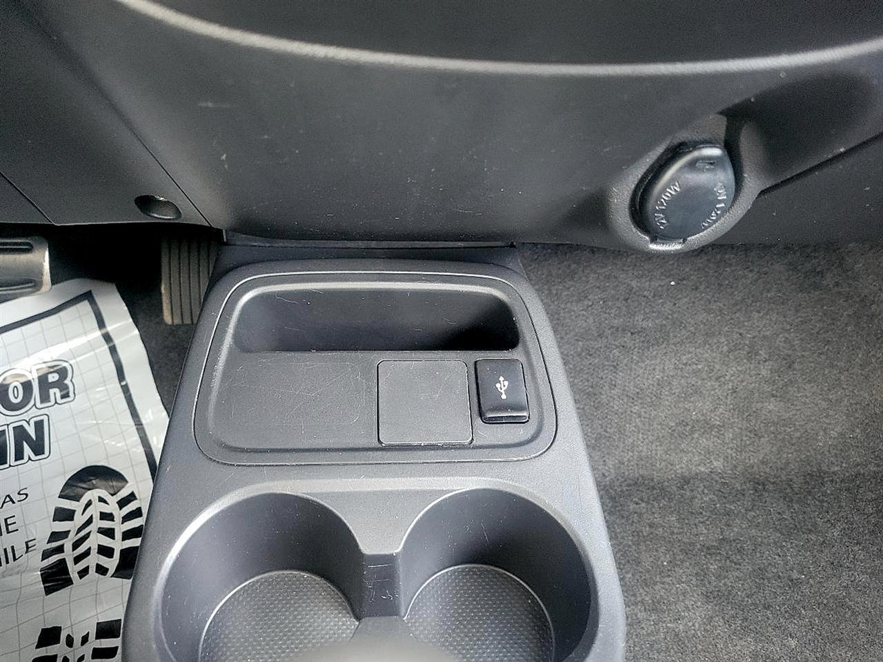 Mitsubishi Mirage ES CVT 2022