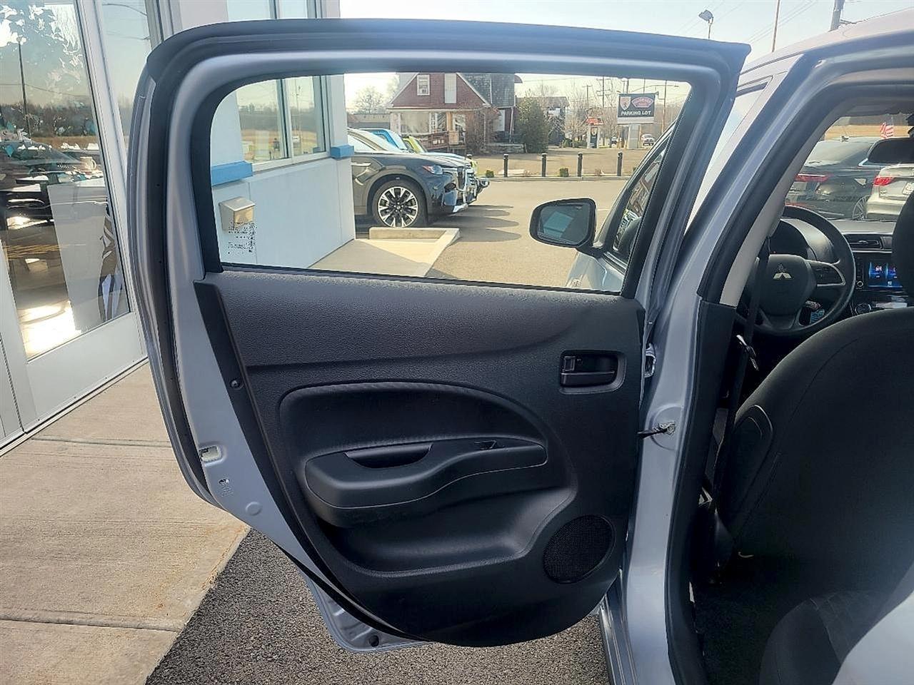 Mitsubishi Mirage ES CVT 2022