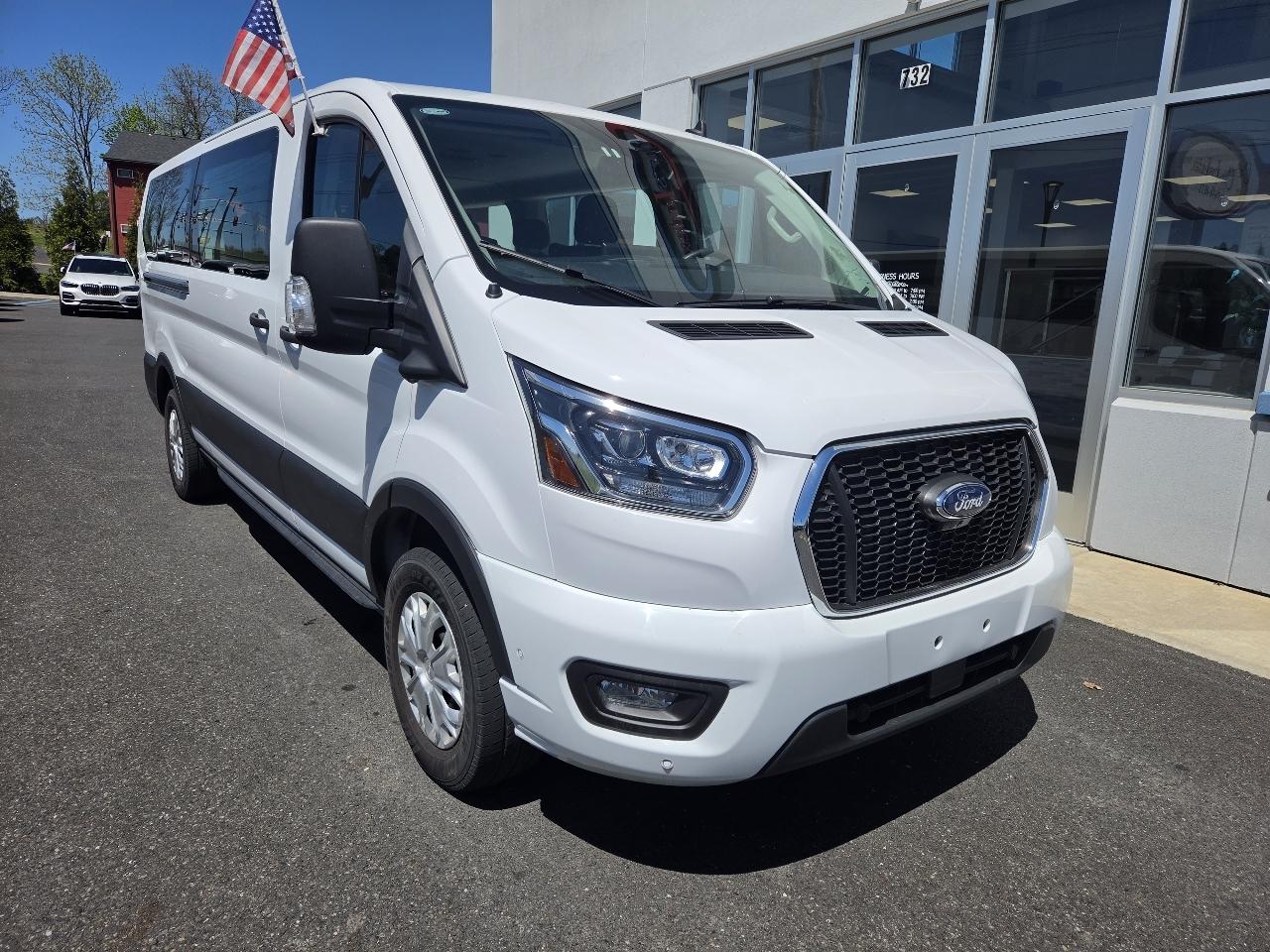 Ford Transit Passenger Wagon T-350 148" Low Roof XLT RWD 2023