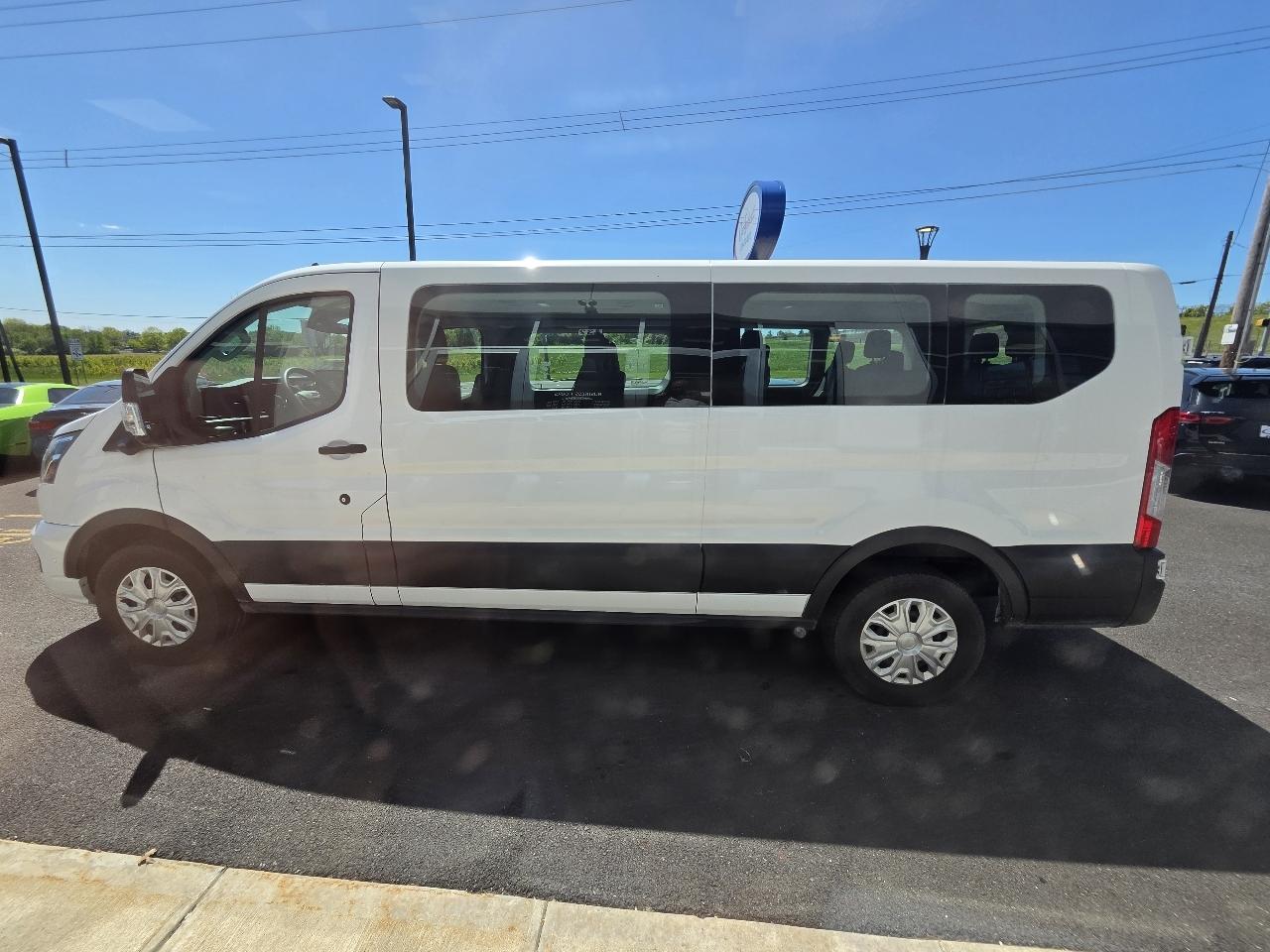 Ford Transit Passenger Wagon T-350 148" Low Roof XLT RWD 2023