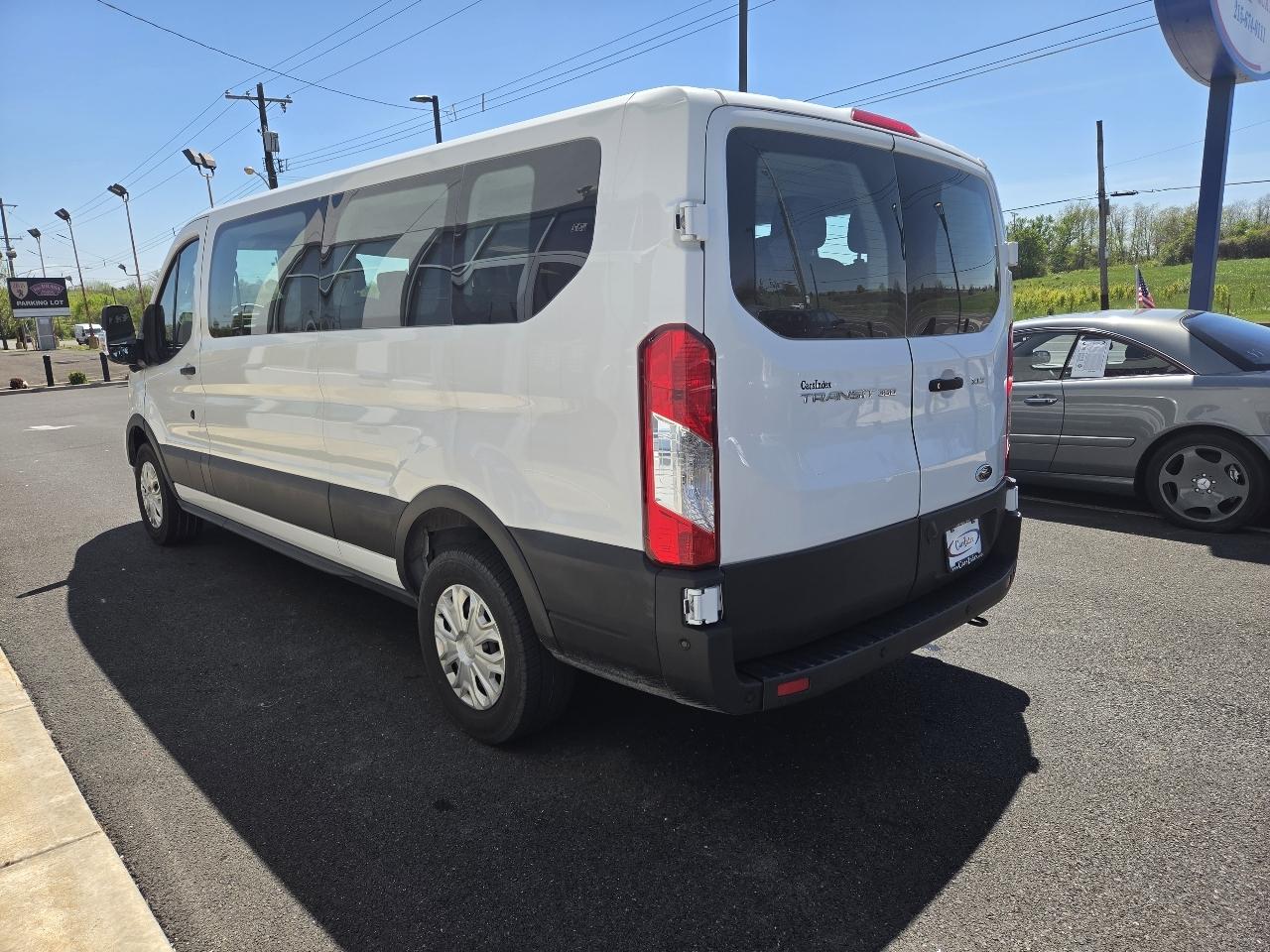 Ford Transit Passenger Wagon T-350 148" Low Roof XLT RWD 2023