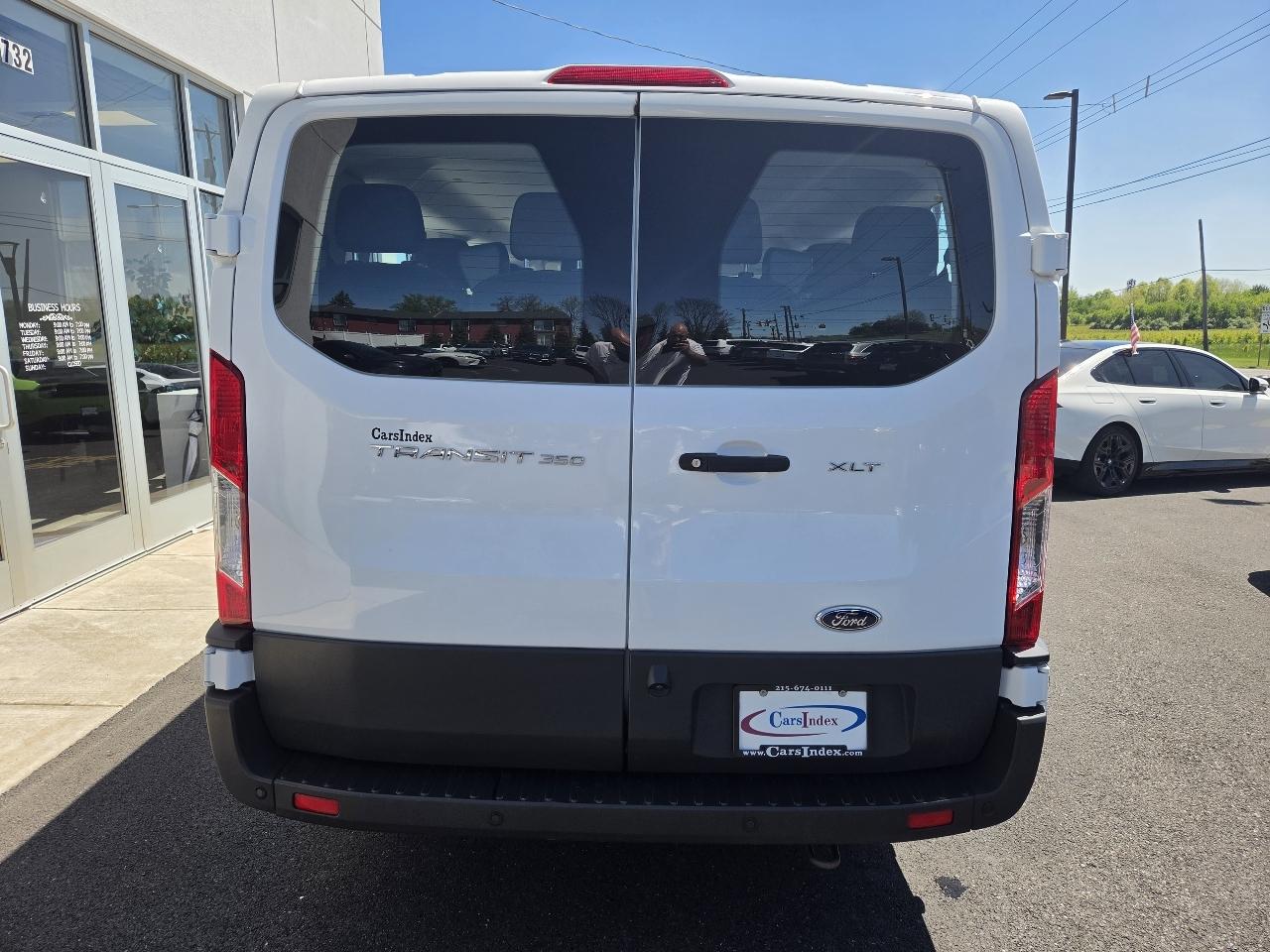 Ford Transit Passenger Wagon T-350 148" Low Roof XLT RWD 2023