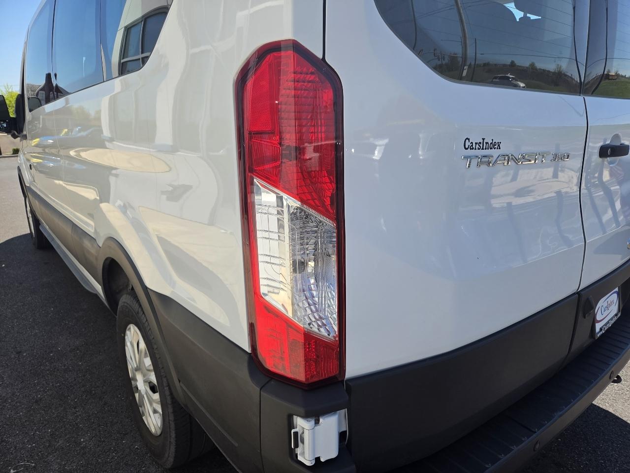 Ford Transit Passenger Wagon T-350 148" Low Roof XLT RWD 2023