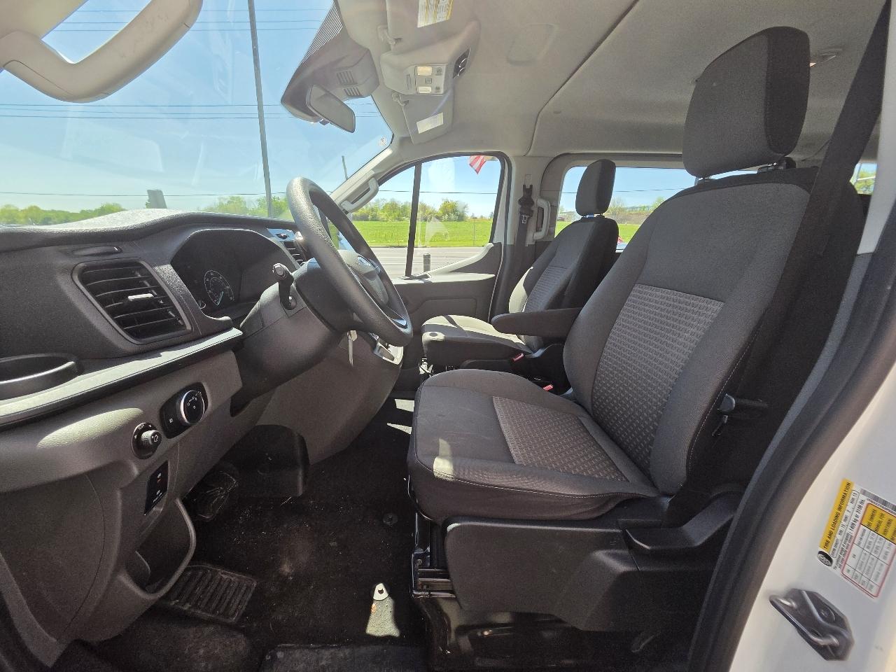 Ford Transit Passenger Wagon T-350 148" Low Roof XLT RWD 2023