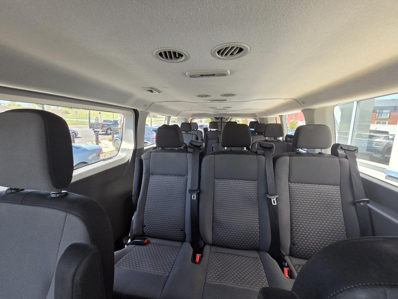 Ford Transit Passenger Wagon T-350 148" Low Roof XLT RWD 2023