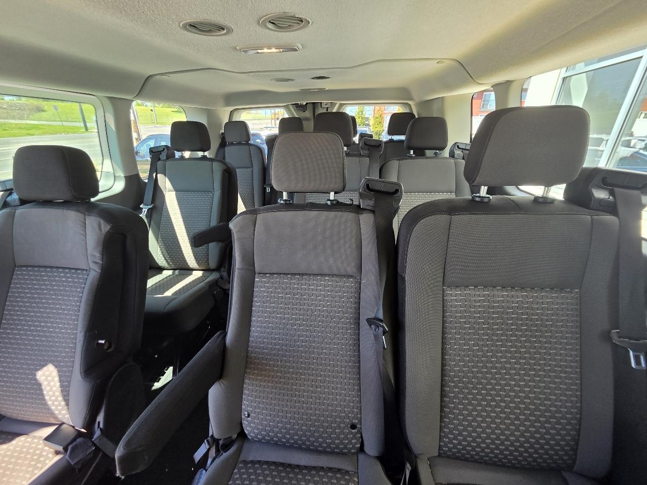 Ford Transit Passenger Wagon T-350 148" Low Roof XLT RWD 2023