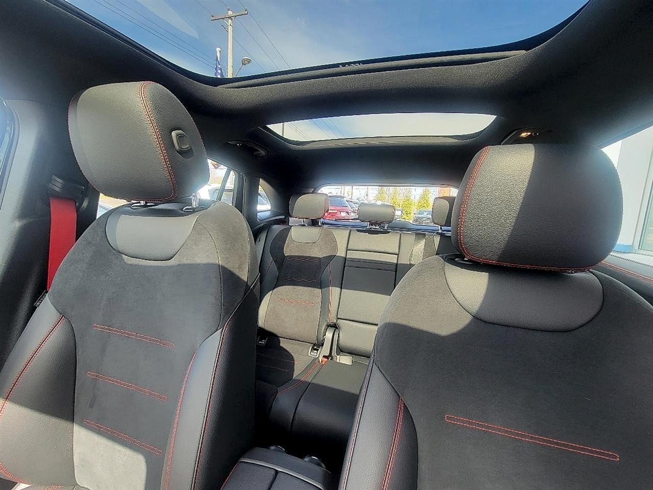 Mercedes-Benz GLA AMG GLA 35 4MATIC SUV 2022