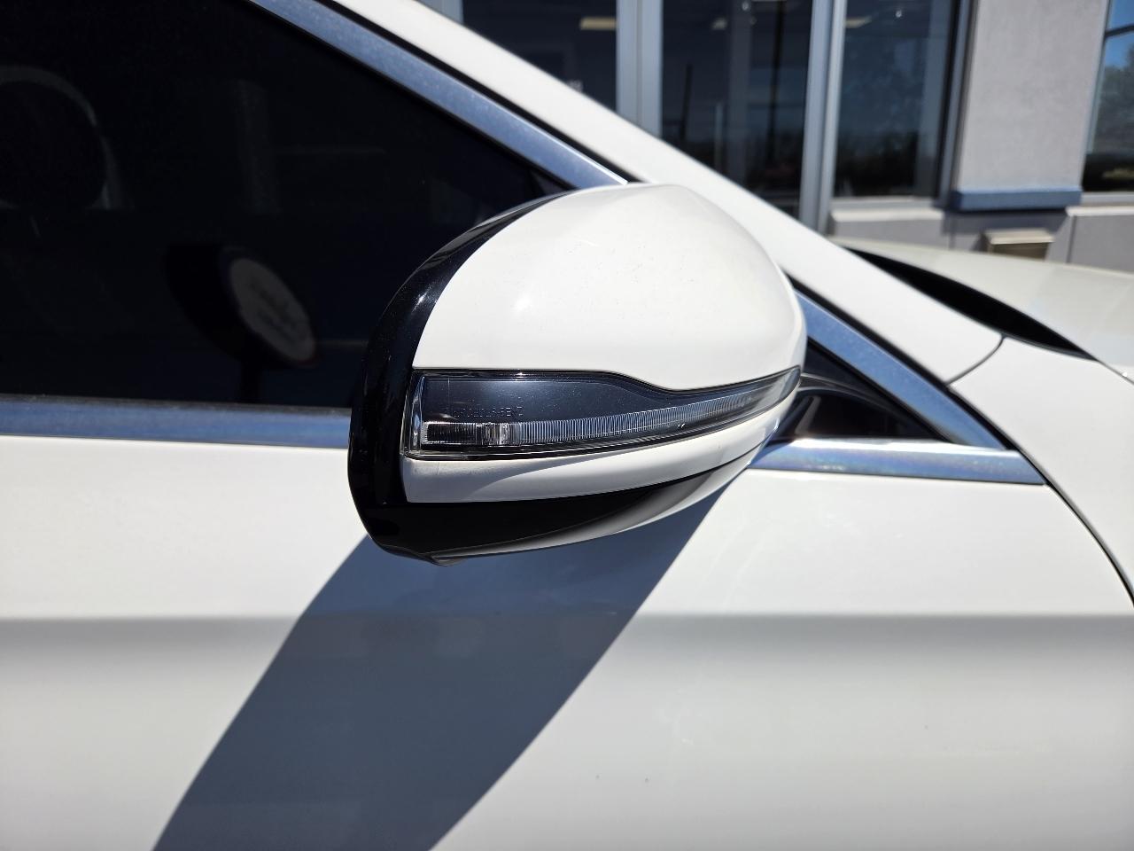 Mercedes-Benz E-Class E 300 Luxury 4MATIC Sedan 2017