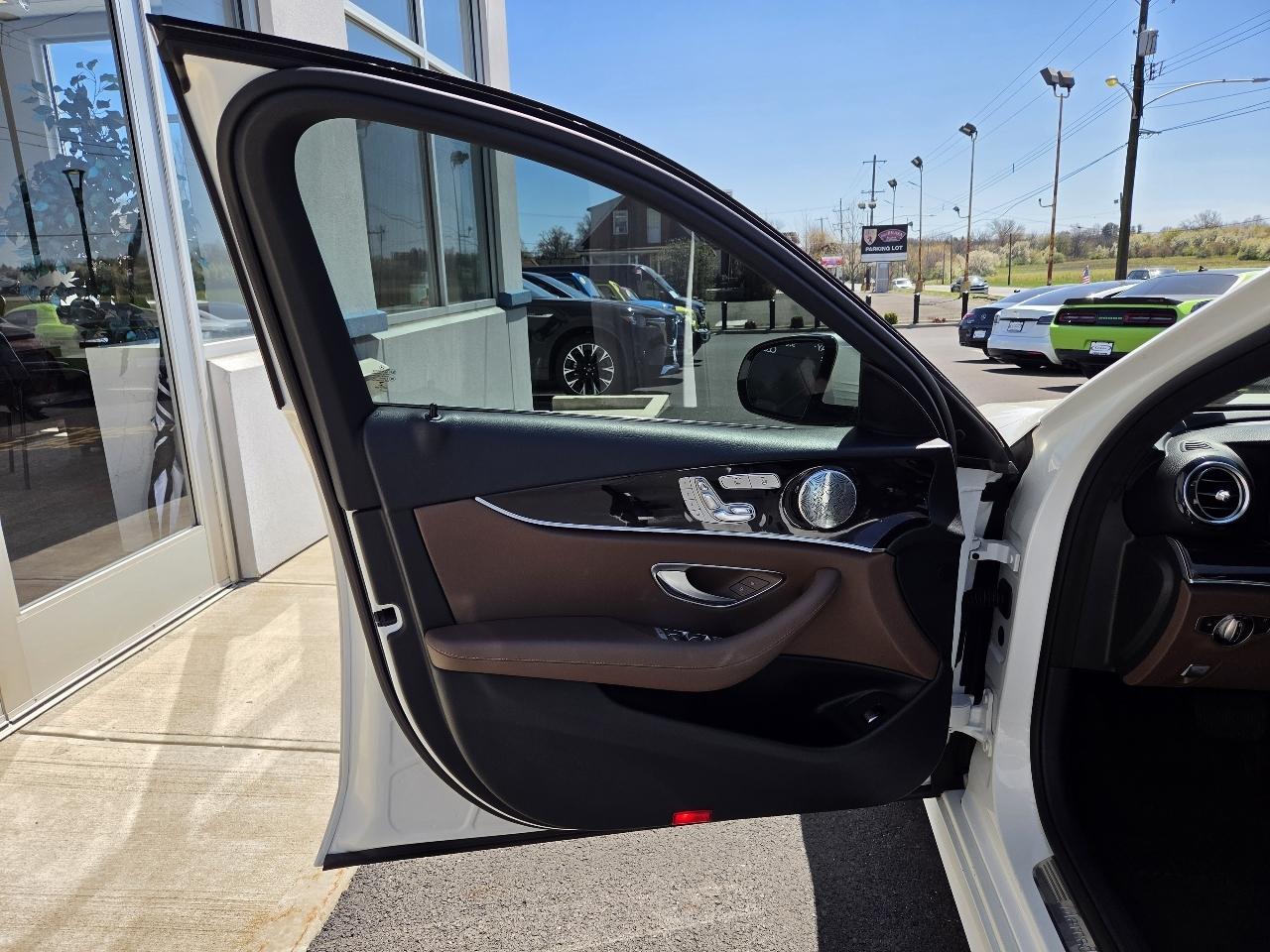 Mercedes-Benz E-Class E 300 Luxury 4MATIC Sedan 2017