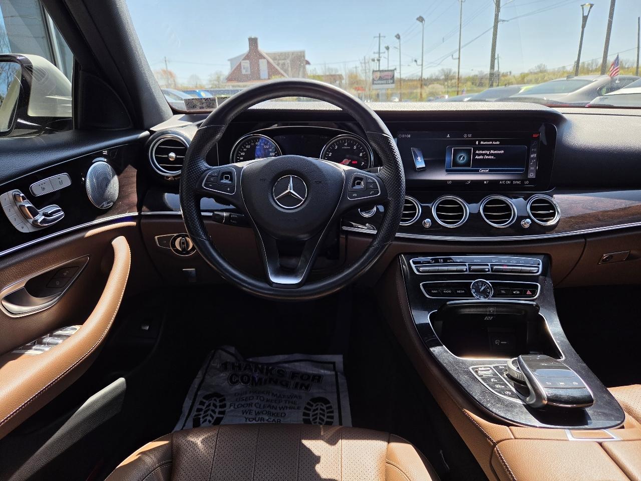 Mercedes-Benz E-Class E 300 Luxury 4MATIC Sedan 2017