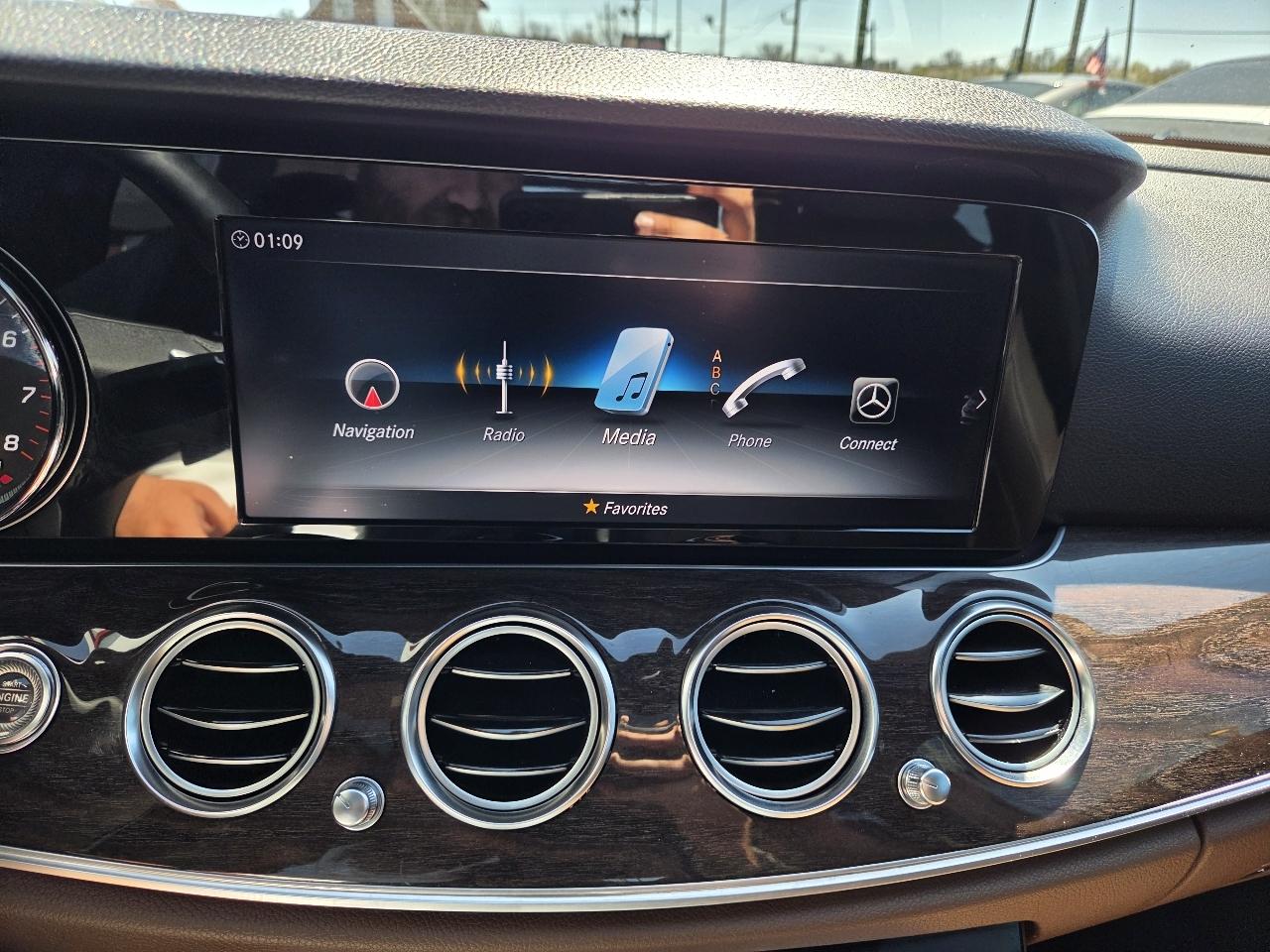 Mercedes-Benz E-Class E 300 Luxury 4MATIC Sedan 2017