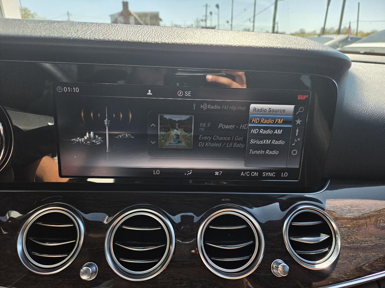 Mercedes-Benz E-Class E 300 Luxury 4MATIC Sedan 2017