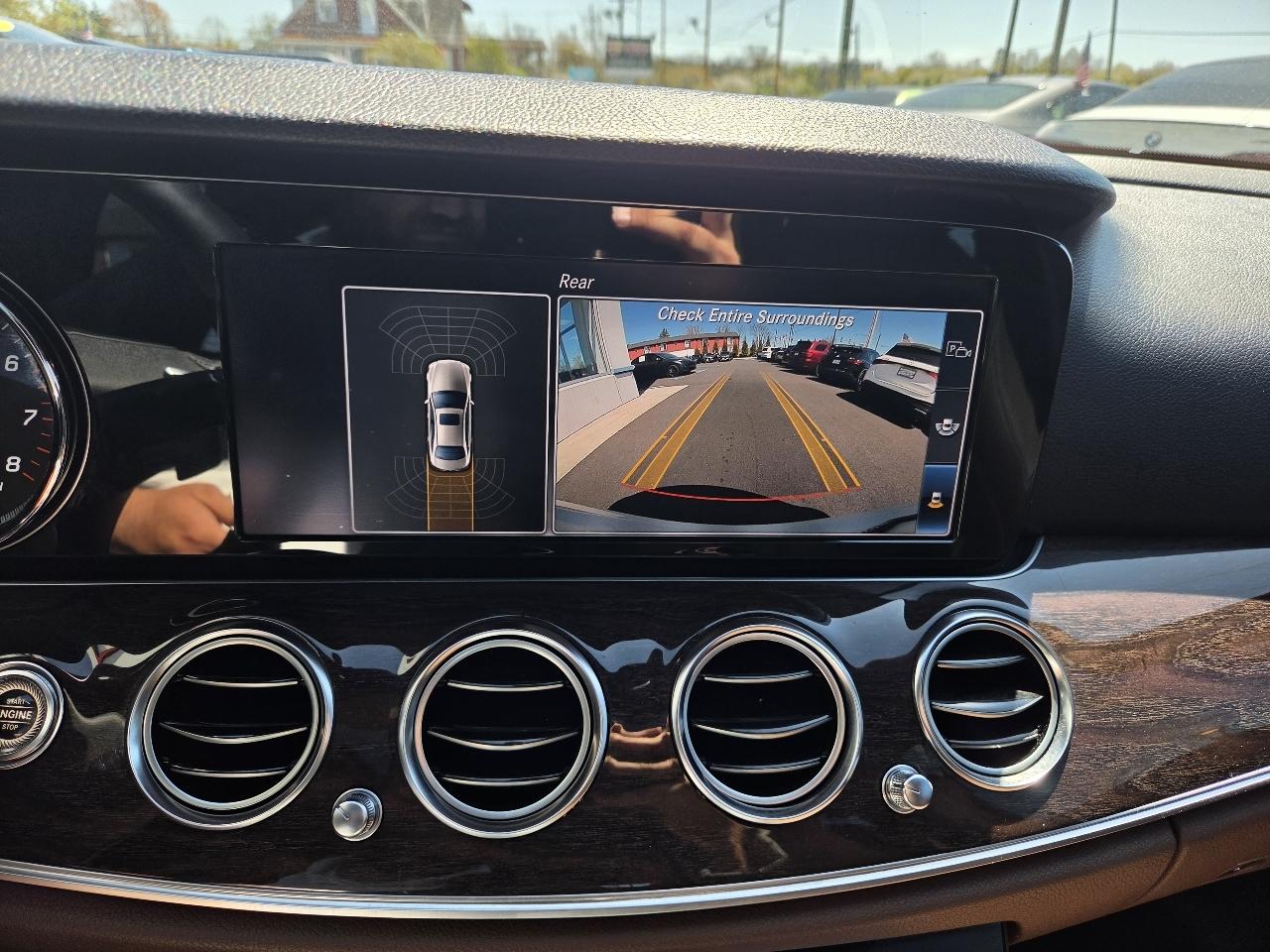 Mercedes-Benz E-Class E 300 Luxury 4MATIC Sedan 2017