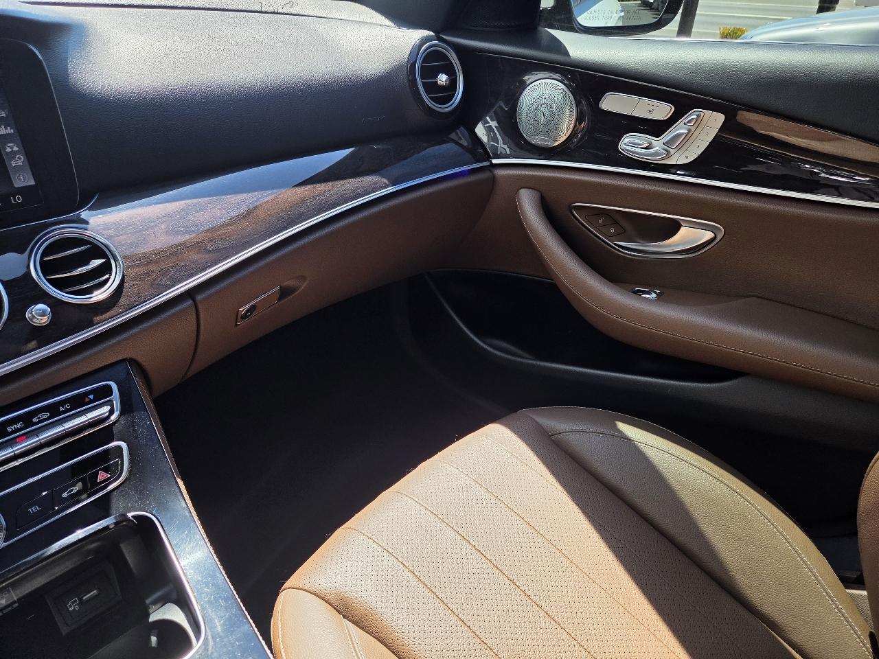 Mercedes-Benz E-Class E 300 Luxury 4MATIC Sedan 2017