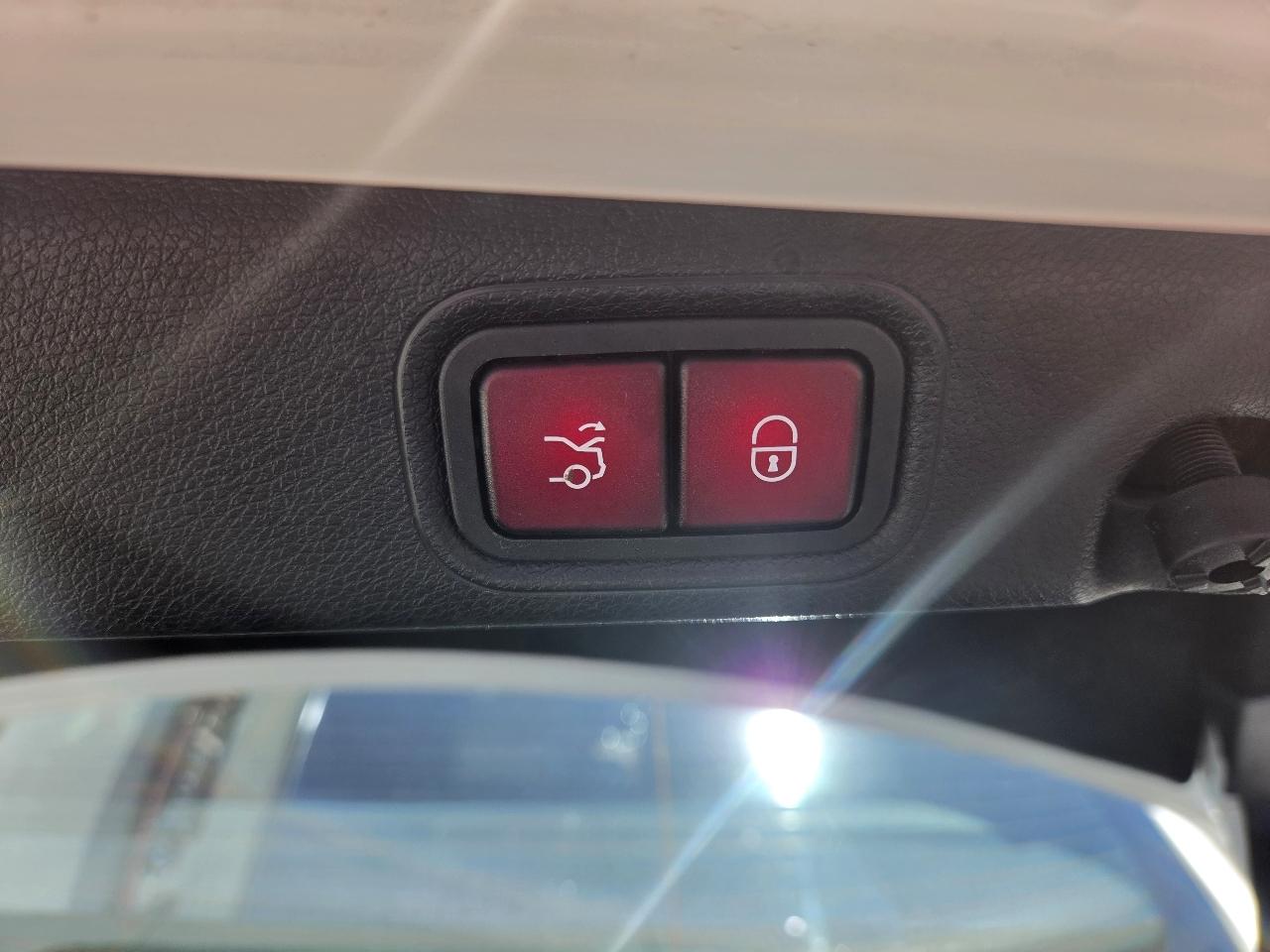 Mercedes-Benz E-Class E 300 Luxury 4MATIC Sedan 2017