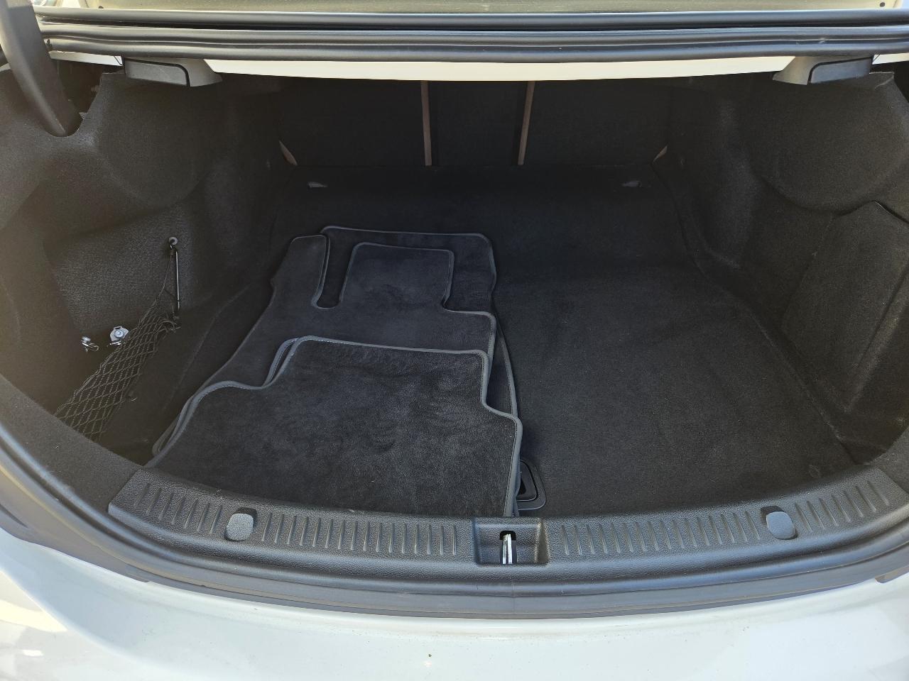 Mercedes-Benz E-Class E 300 Luxury 4MATIC Sedan 2017