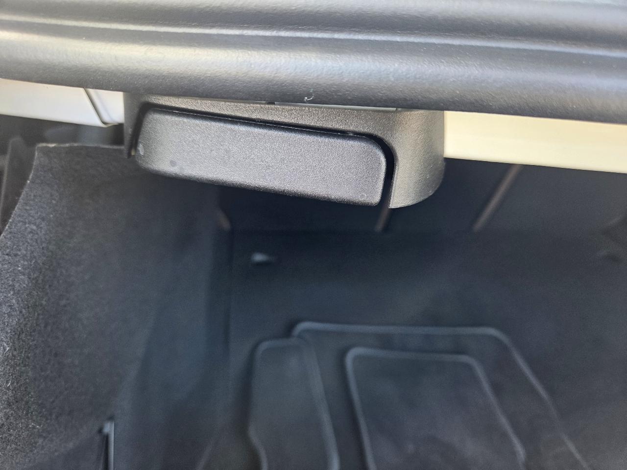 Mercedes-Benz E-Class E 300 Luxury 4MATIC Sedan 2017