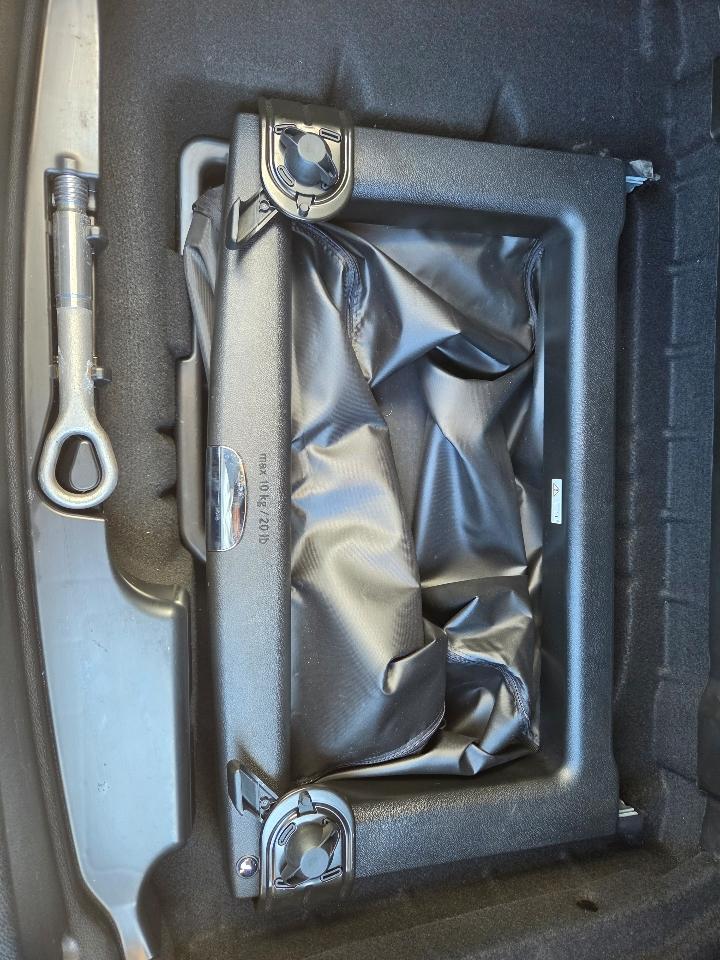 Mercedes-Benz E-Class E 300 Luxury 4MATIC Sedan 2017