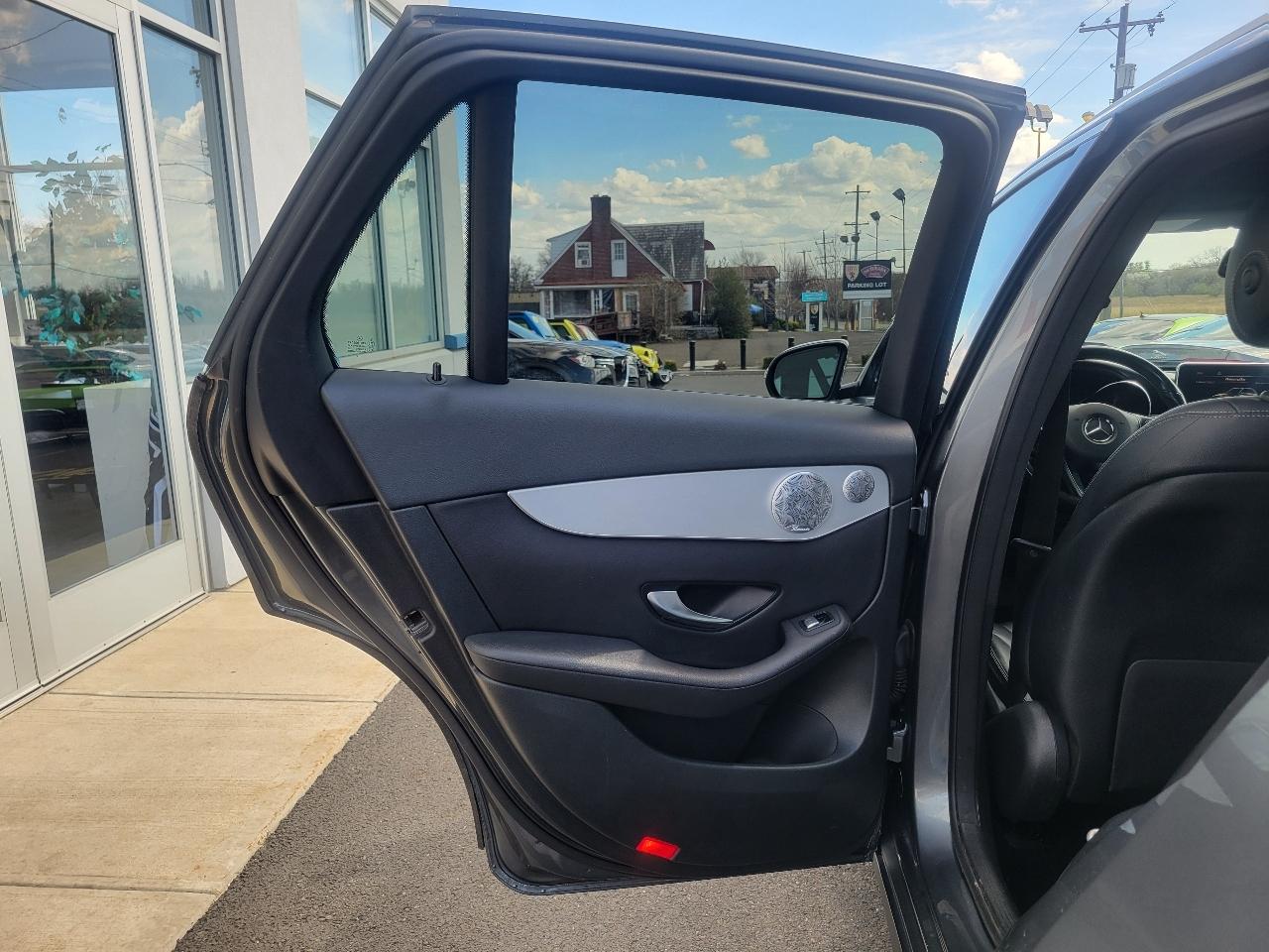 Mercedes-Benz GLC  2019