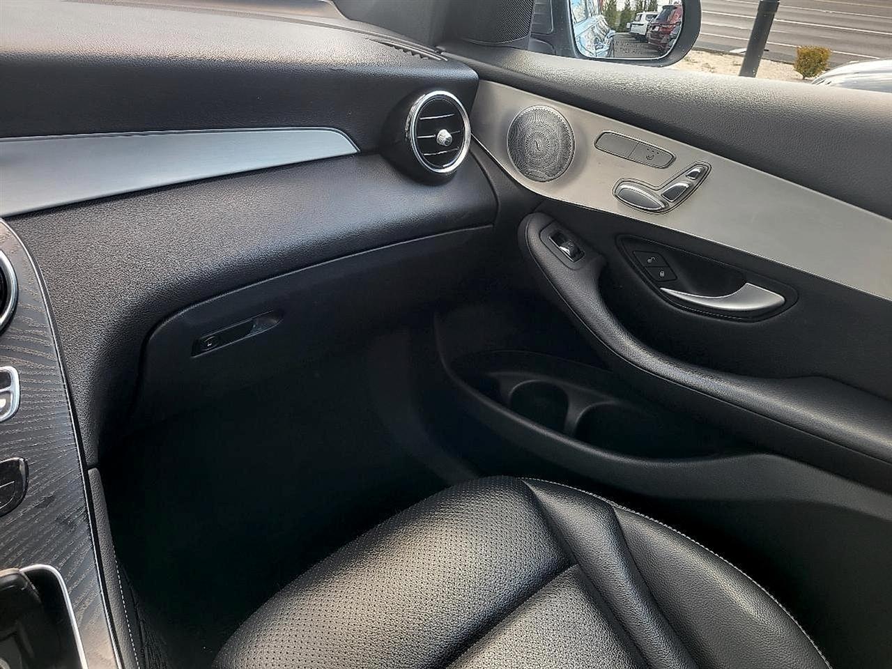 Mercedes-Benz GLC  2019