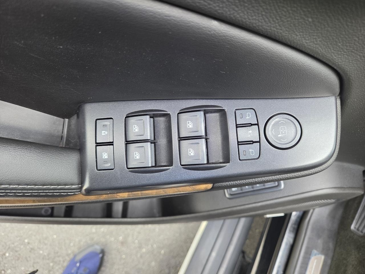 GMC Yukon XL 4WD 4dr Denali Ultimate 2018