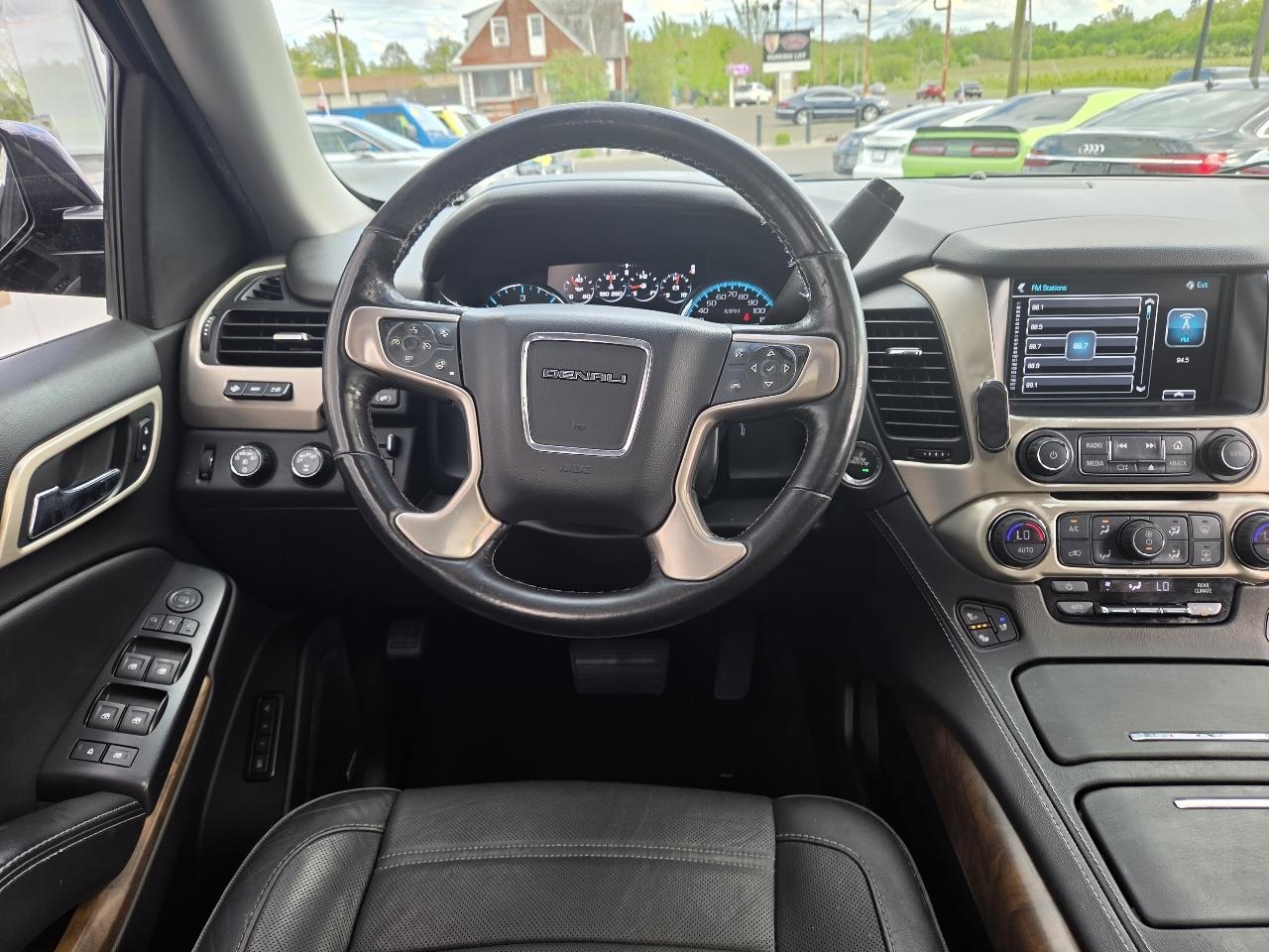 GMC Yukon XL 4WD 4dr Denali Ultimate 2018
