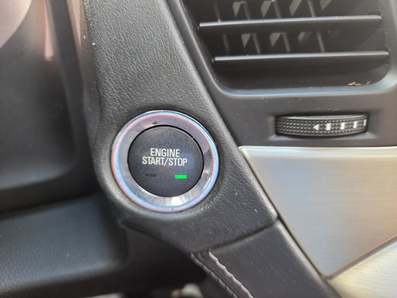 GMC Yukon XL 4WD 4dr Denali Ultimate 2018