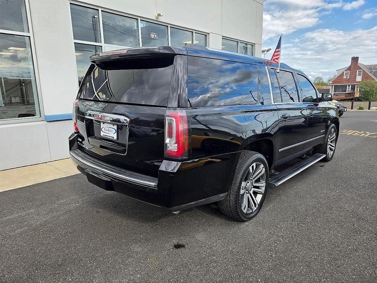 GMC Yukon XL 4WD 4dr Denali Ultimate 2018