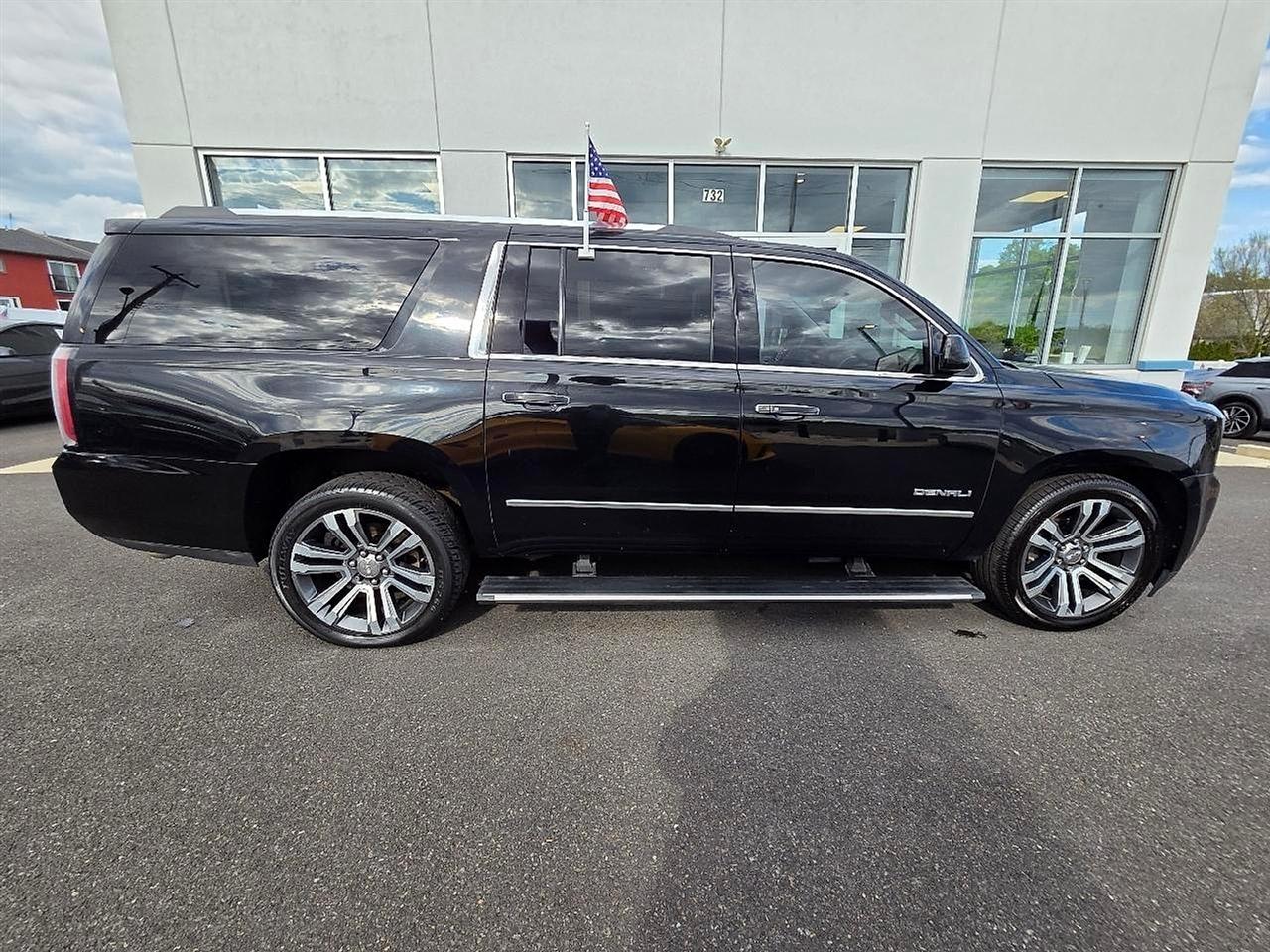 GMC Yukon XL 4WD 4dr Denali Ultimate 2018