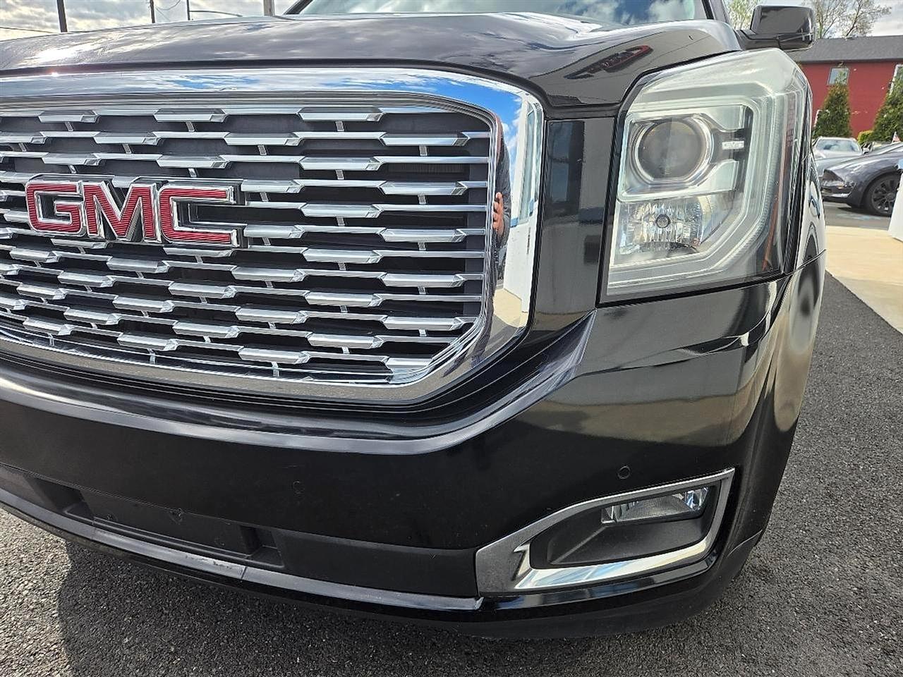 GMC Yukon XL 4WD 4dr Denali Ultimate 2018