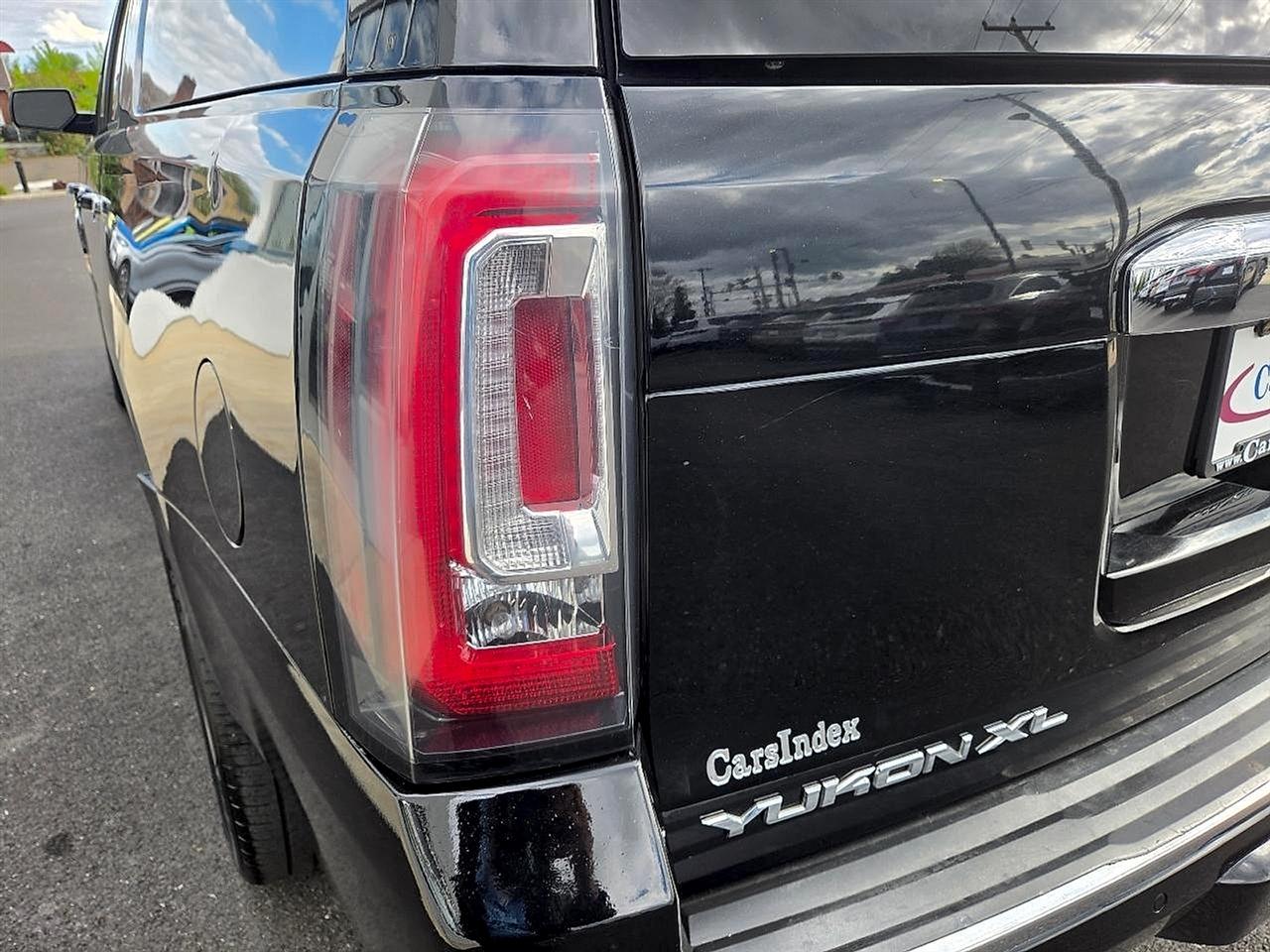 GMC Yukon XL 4WD 4dr Denali Ultimate 2018