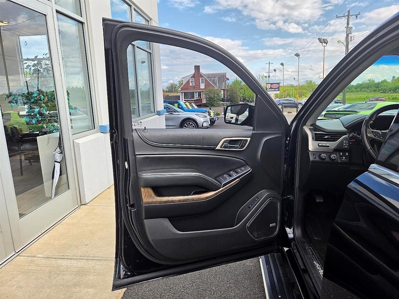 GMC Yukon XL 4WD 4dr Denali Ultimate 2018