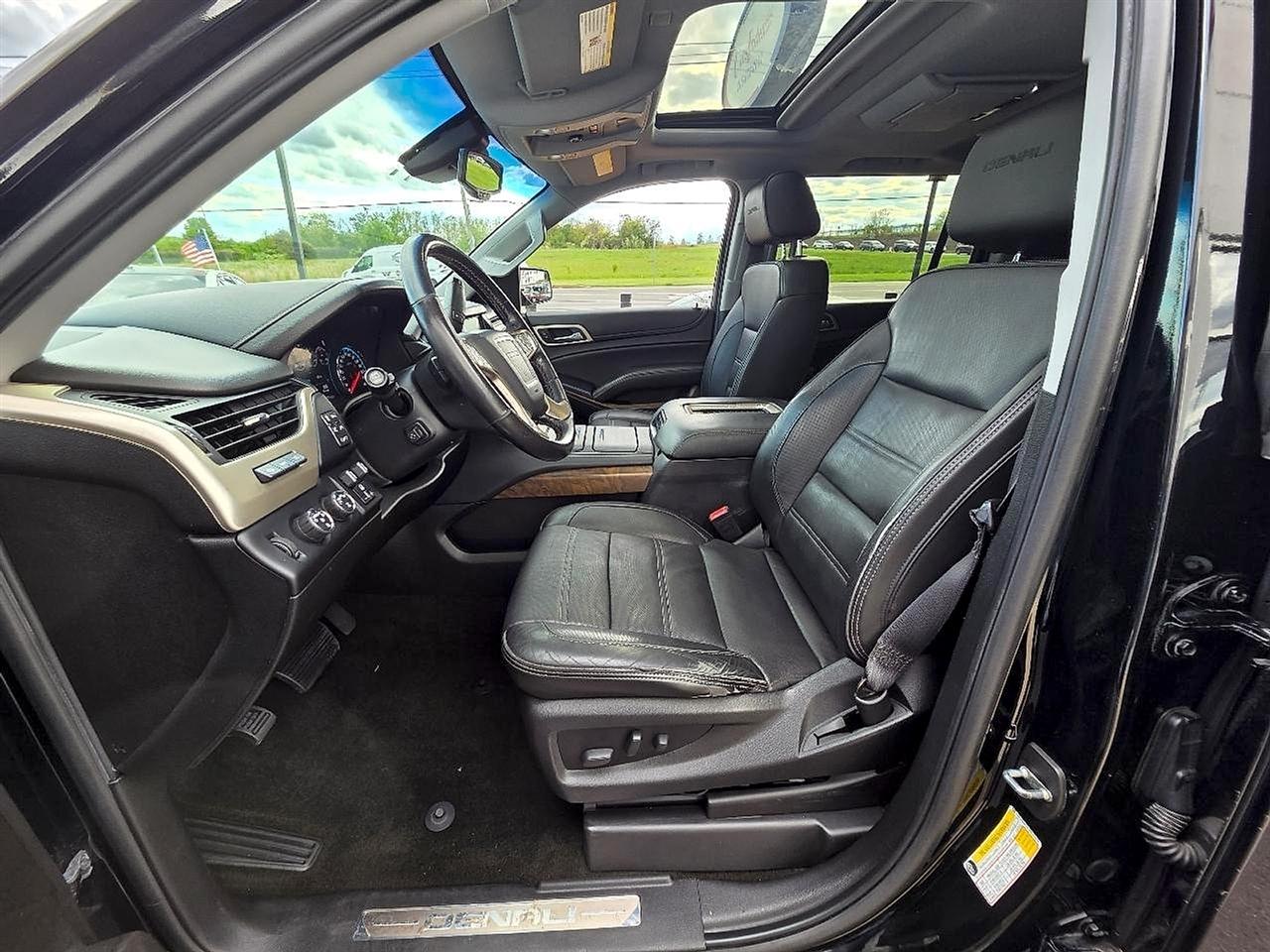GMC Yukon XL 4WD 4dr Denali Ultimate 2018