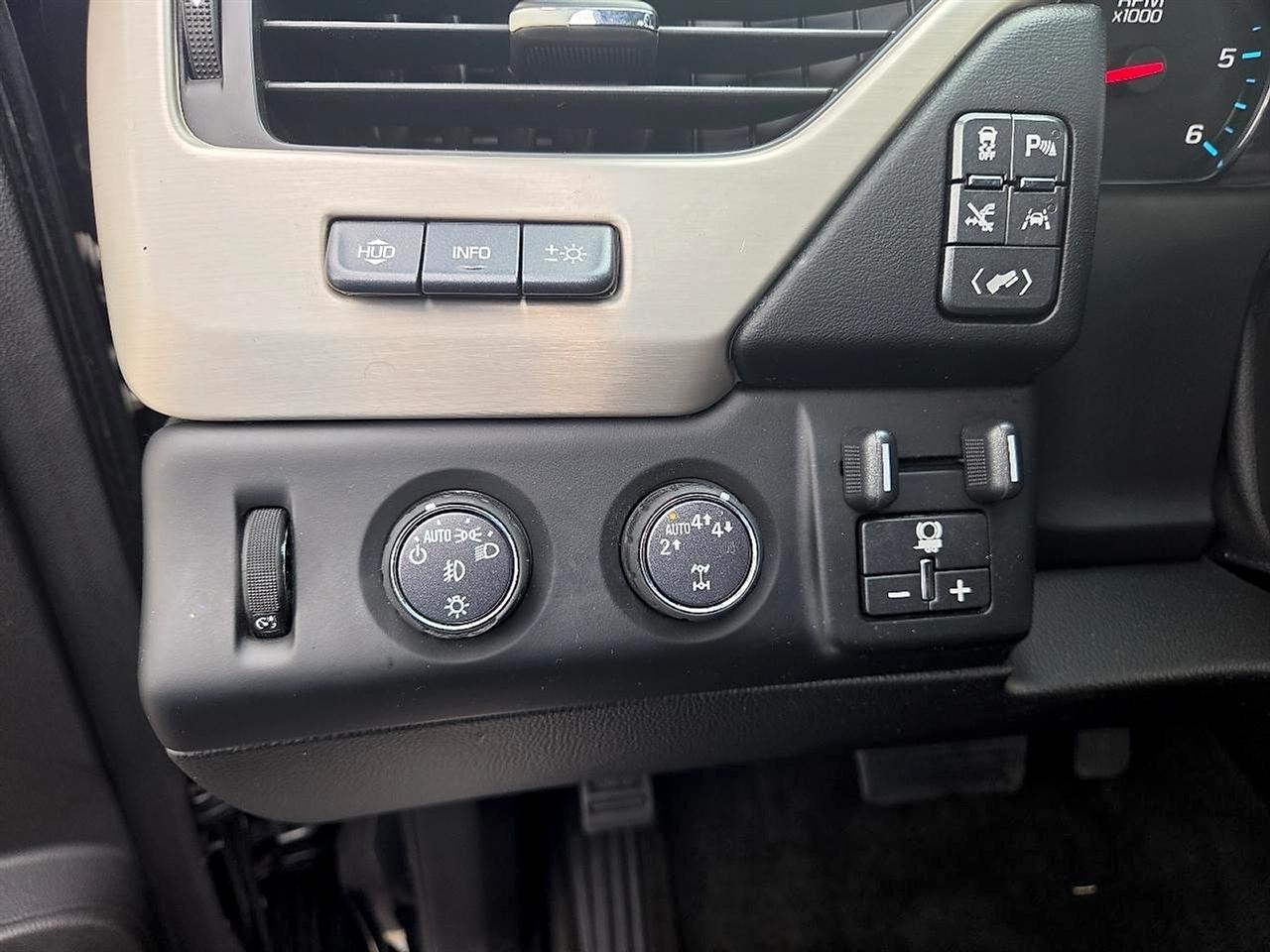 GMC Yukon XL 4WD 4dr Denali Ultimate 2018