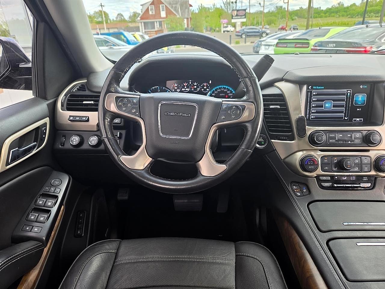 GMC Yukon XL 4WD 4dr Denali Ultimate 2018