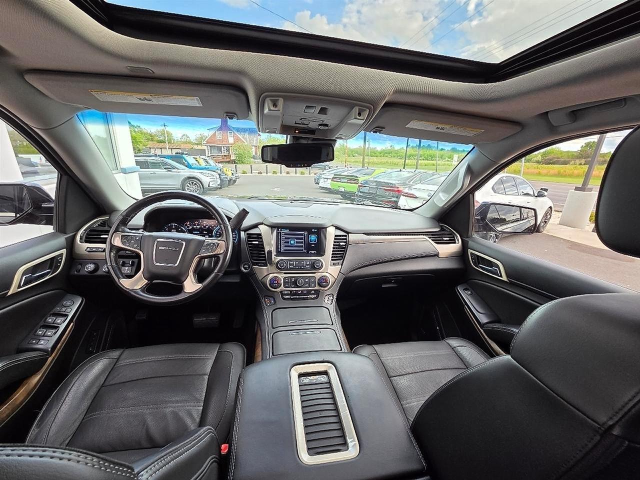 GMC Yukon XL 4WD 4dr Denali Ultimate 2018