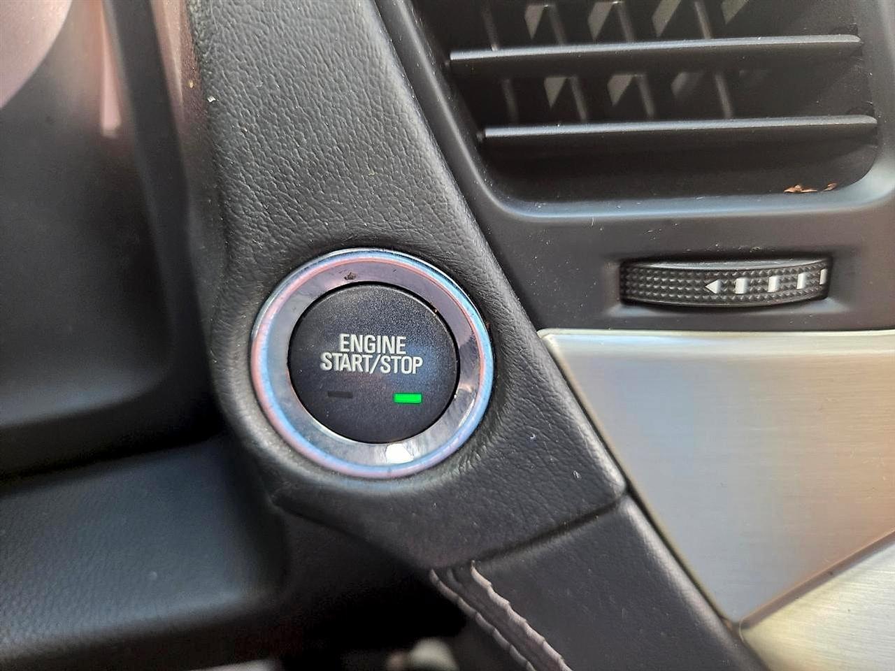 GMC Yukon XL 4WD 4dr Denali Ultimate 2018