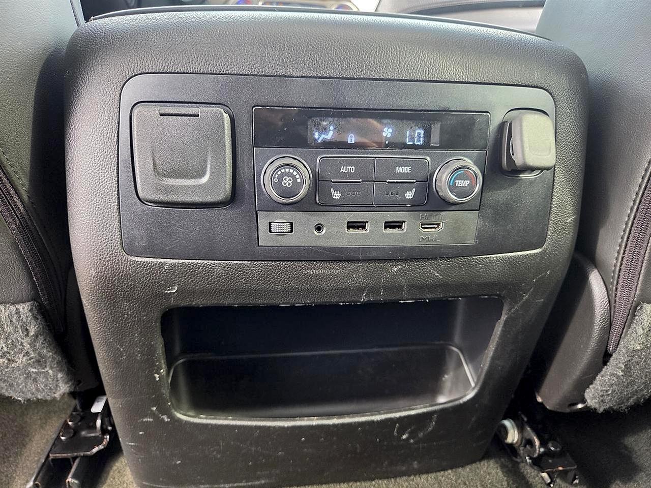 GMC Yukon XL 4WD 4dr Denali Ultimate 2018