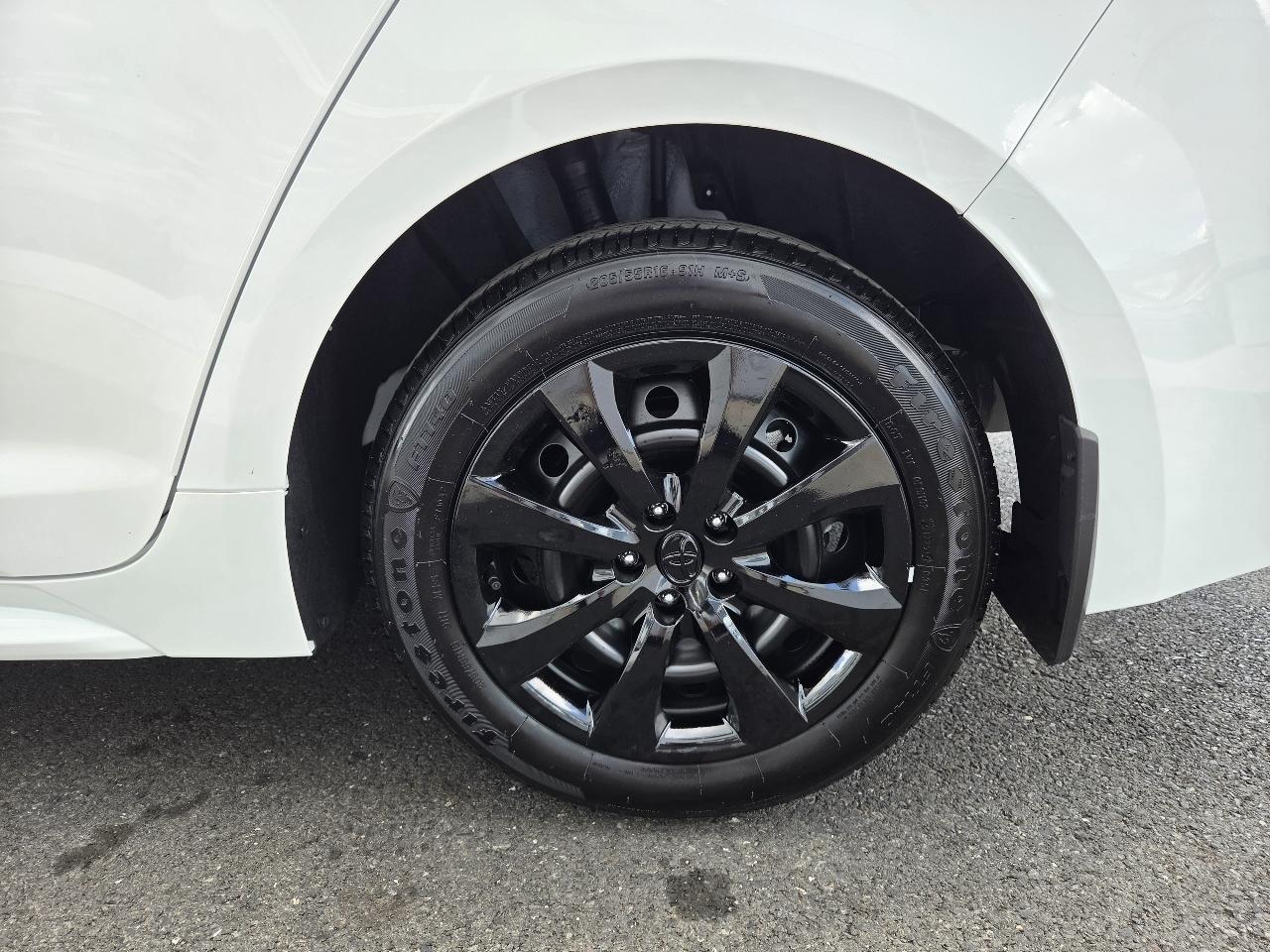 Toyota Corolla LE CVT (Natl) 2025