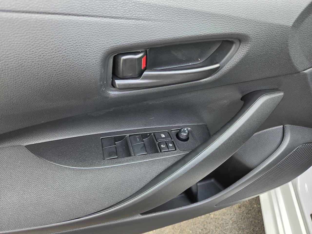 Toyota Corolla LE CVT (Natl) 2025