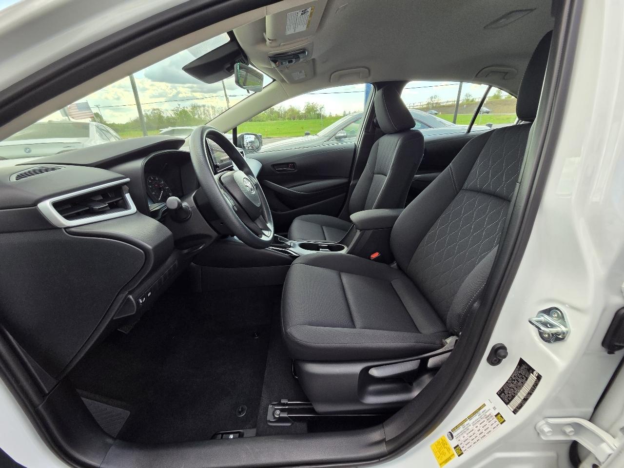 Toyota Corolla LE CVT (Natl) 2025